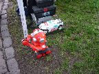 Robůtek KRA Maskot kroužku robotiky a autoamtizace který se díky poruše převodovky těsně před závodem nemohl zůčastnit :-(